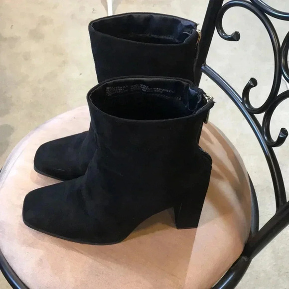 Black Faux Suede Ankle Zip Back Bootie with 4 inch Heel-Size 8 - Picture 2 of 10